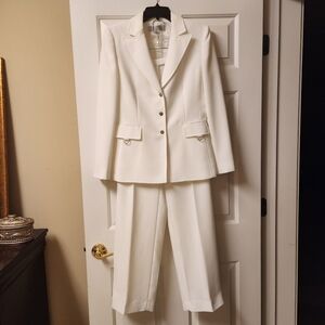 Tahari Elegant White Suit Set
